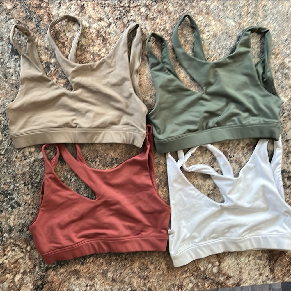 Bundles alo Peak Bra (5)
Size XS